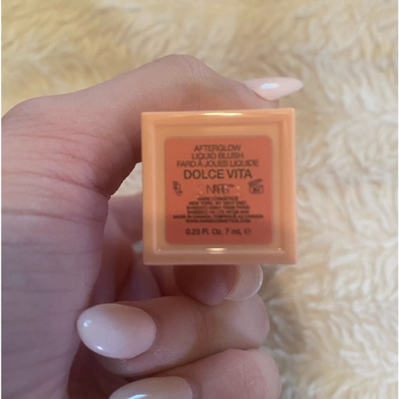 NARS afterglow liquid blush - dolce vita - Picture 2 of 3